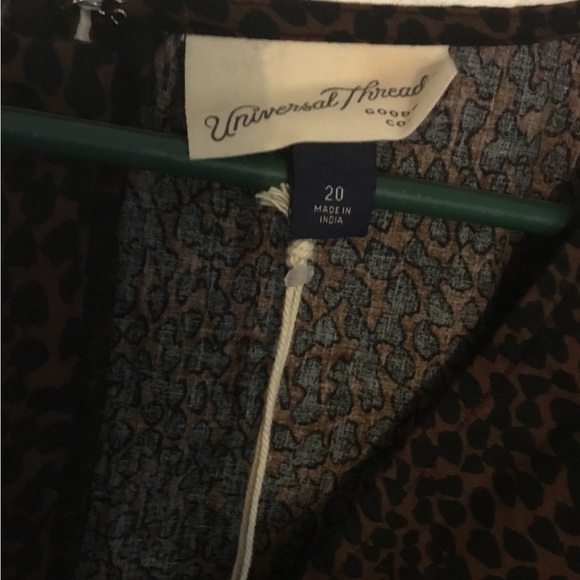 Universal Thread animal print dress with puffy sleeves - Picture 2 of 6